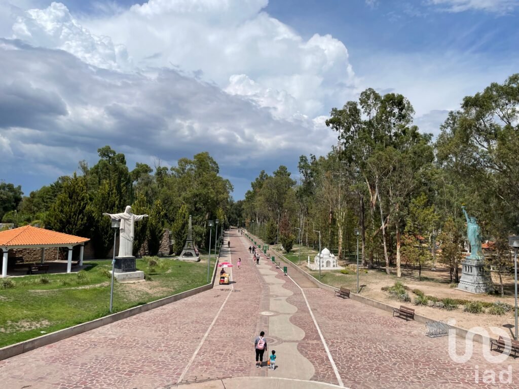 Terreno en Venta, Los Remedios, Magnificas Vistas y Disfrute del Parque Guadiana.