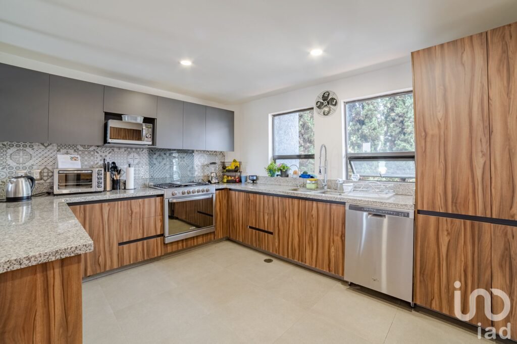 Casa en condominio en venta en Cerrada en Parque de la Coruña, Parques de la Herradura, Huixquilucan