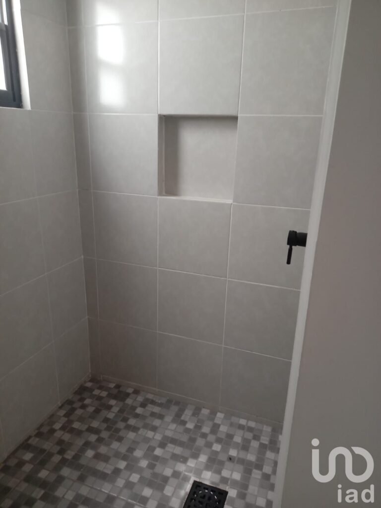 Casa sobre avenida pricipal y en cerrada en la ciudad de Torreón