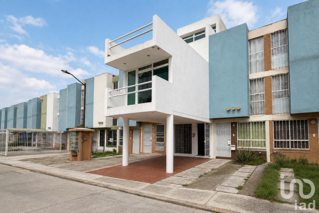 A LA VENTA CASA AMPLIA EN LOS HEROES DE PUEBLA