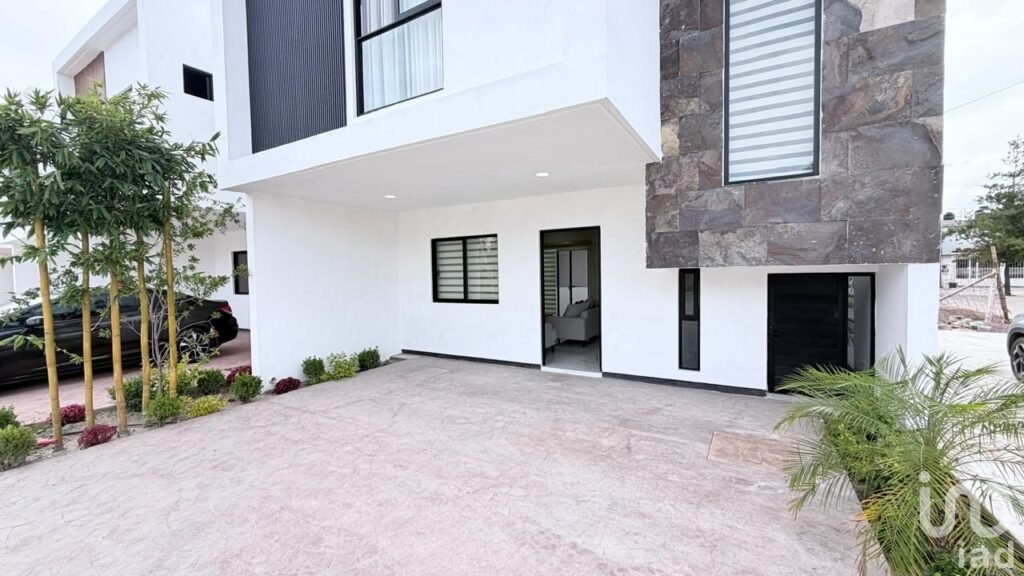 Casa 3 Recámaras en Venta — Residencial Los Santos California