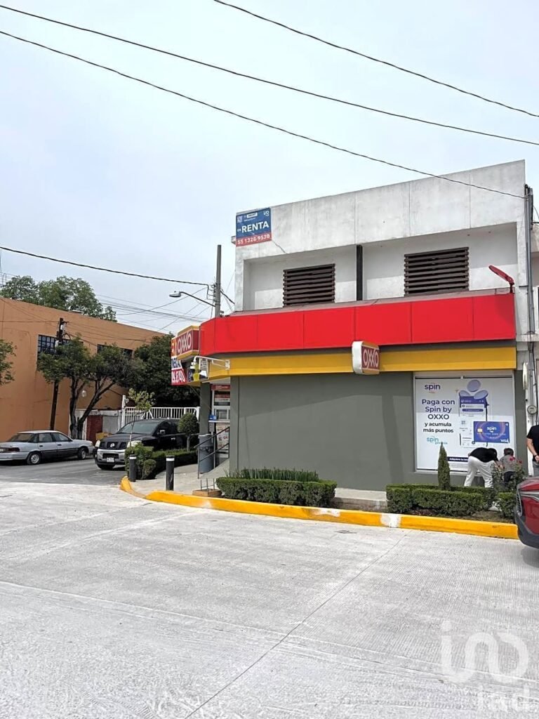 Renta Local en esquina Av. Viveros de Atizapan, EdoMex