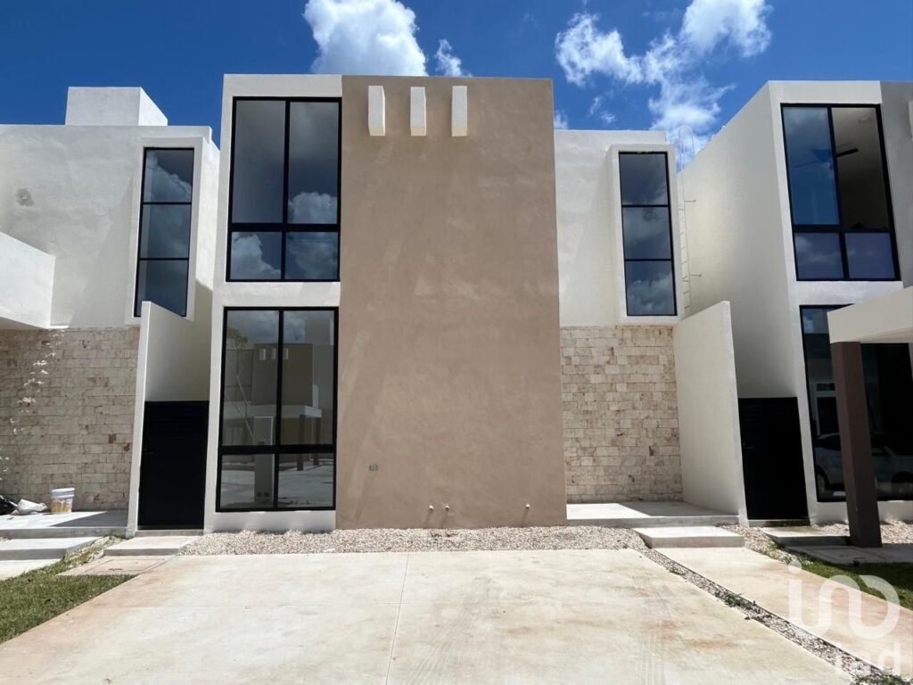 Casa en Renta en Privada con Amenidades y vigilancia 24/7 en Conkal Yucatán