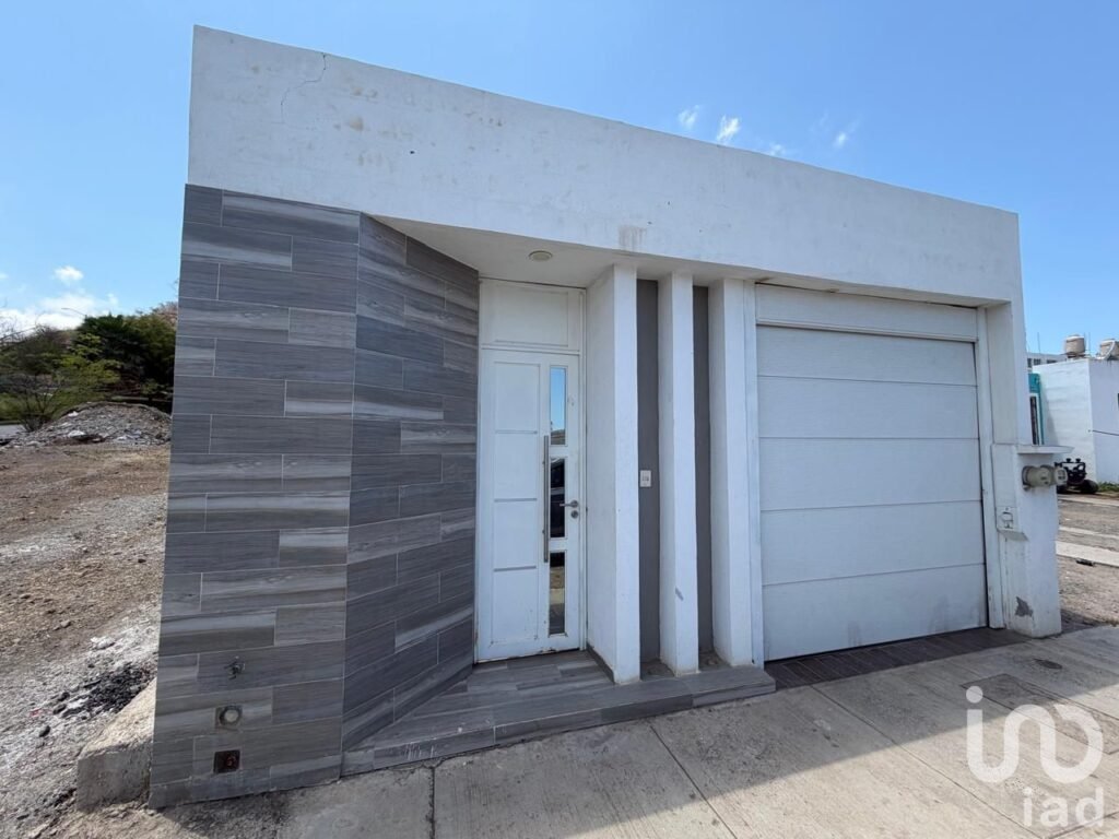 CASA EN VENTA FRACCIONAMIENTO MONTE VERDE MAZATLAN
