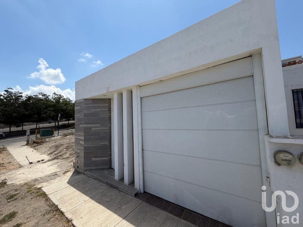 CASA EN VENTA FRACCIONAMIENTO MONTE VERDE MAZATLAN