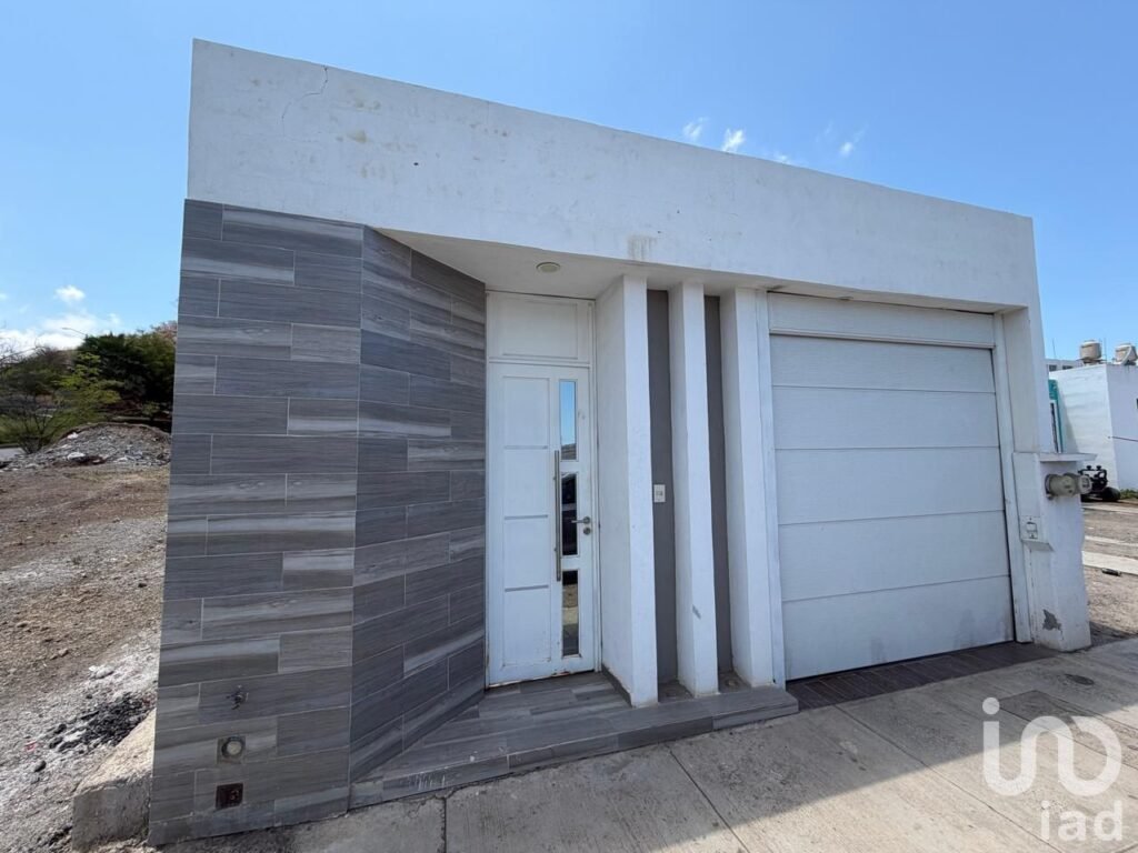 CASA EN VENTA FRACCIONAMIENTO MONTE VERDE MAZATLAN