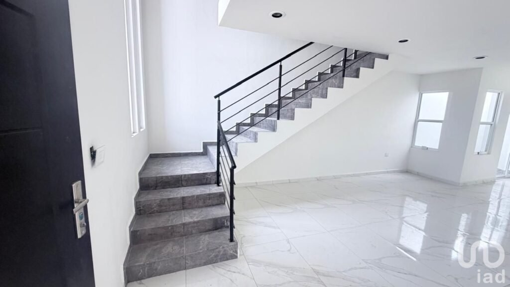 Casa Moderna en Venta con Recámara en Planta Baja – Fracc. Bicentenario, Durango