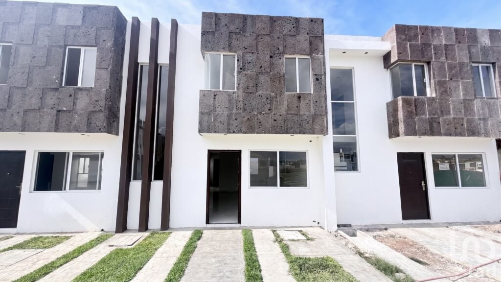 Casa Moderna en Venta con Recámara en Planta Baja – Fracc. Bicentenario, Durango