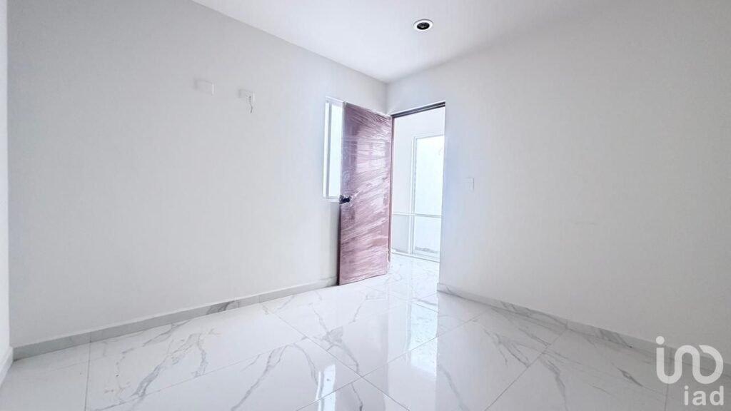 Casa Moderna en Venta con Recámara en Planta Baja – Fracc. Bicentenario, Durango