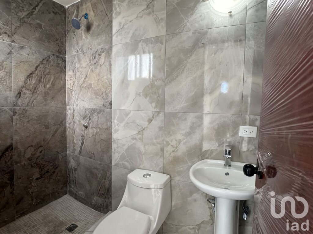 Casa Moderna en Venta con Recámara en Planta Baja – Fracc. Bicentenario, Durango