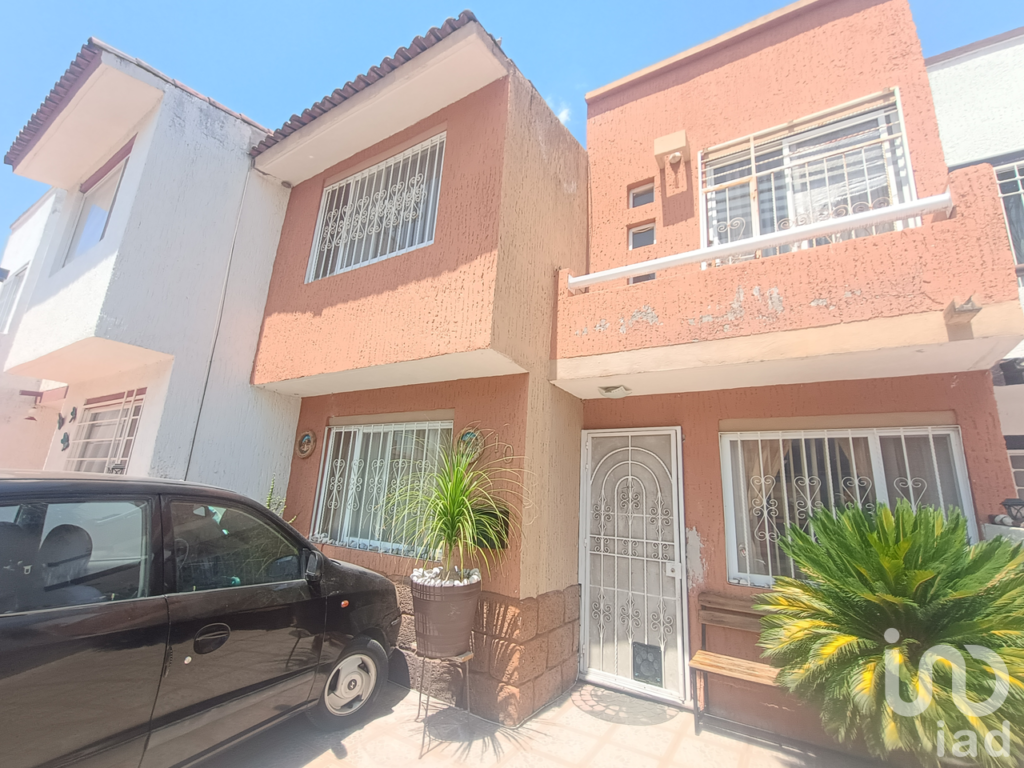 Casa en Priv. de Tzumpantli 10, Fracc. Santuarios del Cerrito, Cp 76900, Corregidora, Quéretaro