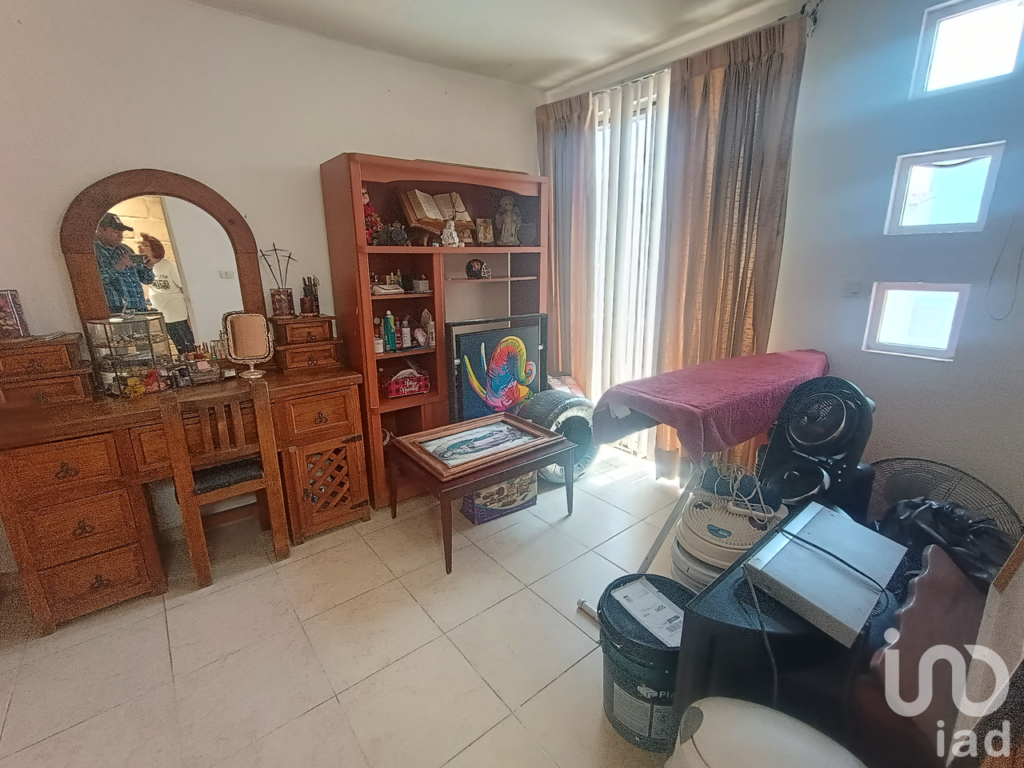 Casa en Priv. de Tzumpantli 10, Fracc. Santuarios del Cerrito, Cp 76900, Corregidora, Quéretaro