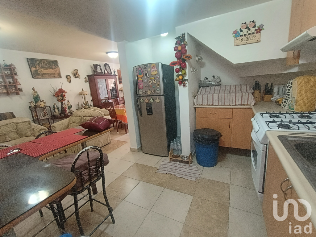 Casa en Priv. de Tzumpantli 10, Fracc. Santuarios del Cerrito, Cp 76900, Corregidora, Quéretaro