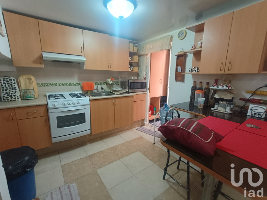 Casa en Priv. de Tzumpantli 10, Fracc. Santuarios del Cerrito, Cp 76900, Corregidora, Quéretaro
