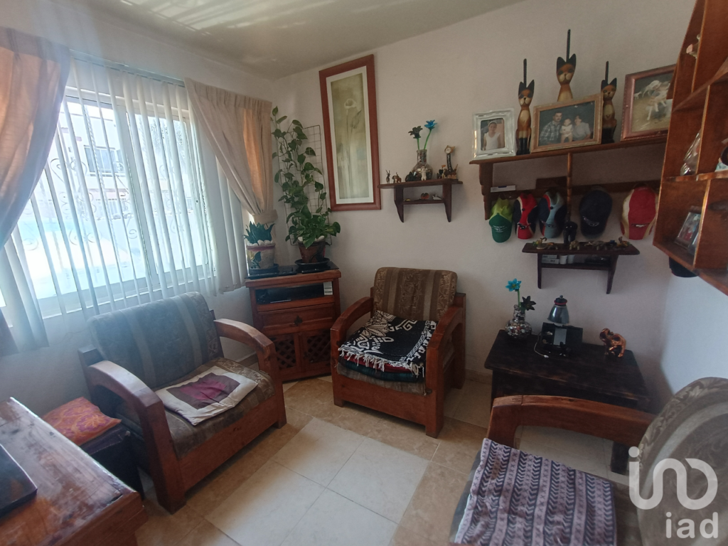 Casa en Priv. de Tzumpantli 10, Fracc. Santuarios del Cerrito, Cp 76900, Corregidora, Quéretaro