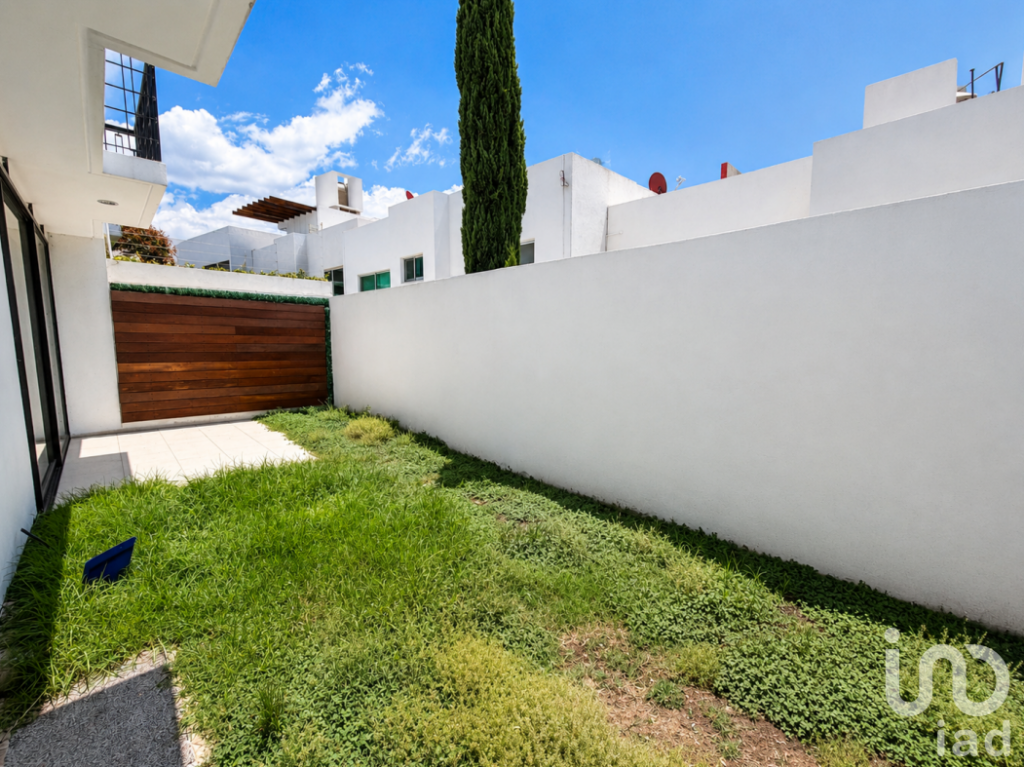 Casa en Monteverde 527, Residencial El Refugio, Cp 76146, Epigmenio González, Querétaro