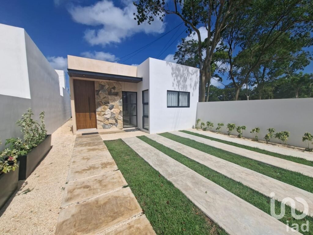 CASA EN PREVENTA EN CONKAL