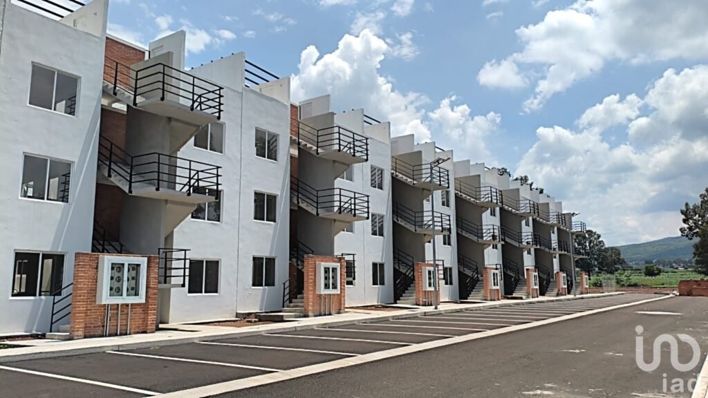 Departamento en Venta en Tarímbaro, cerca de Metrópolis con acceso controlado y áreas verdes