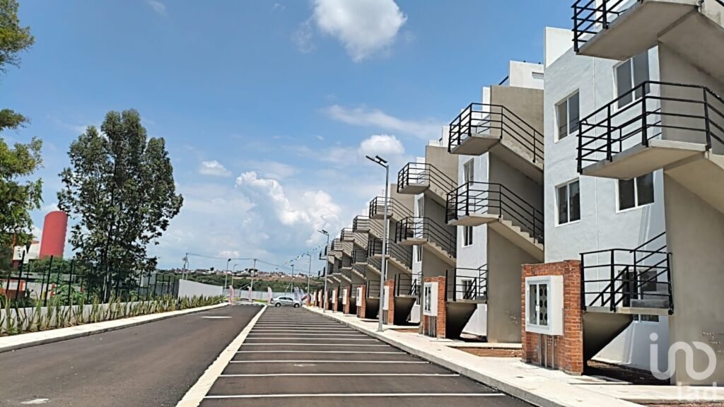 Departamento en Venta en Tarímbaro, cerca de Metrópolis con acceso controlado y áreas verdes