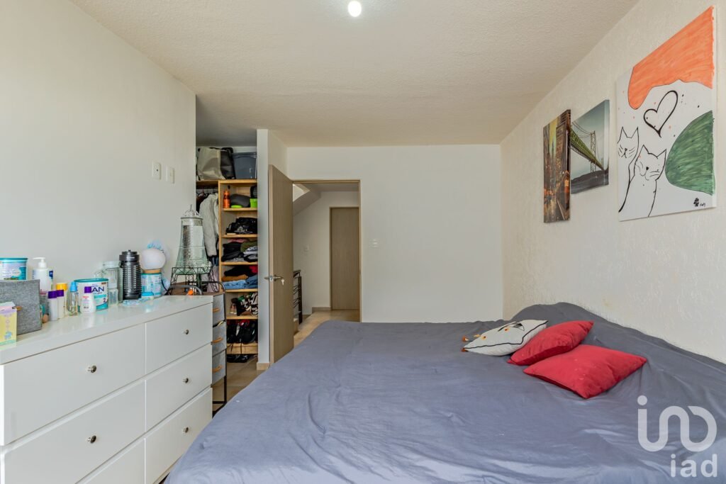 CASA EN VENTA EN LOS HEROES CHALCO