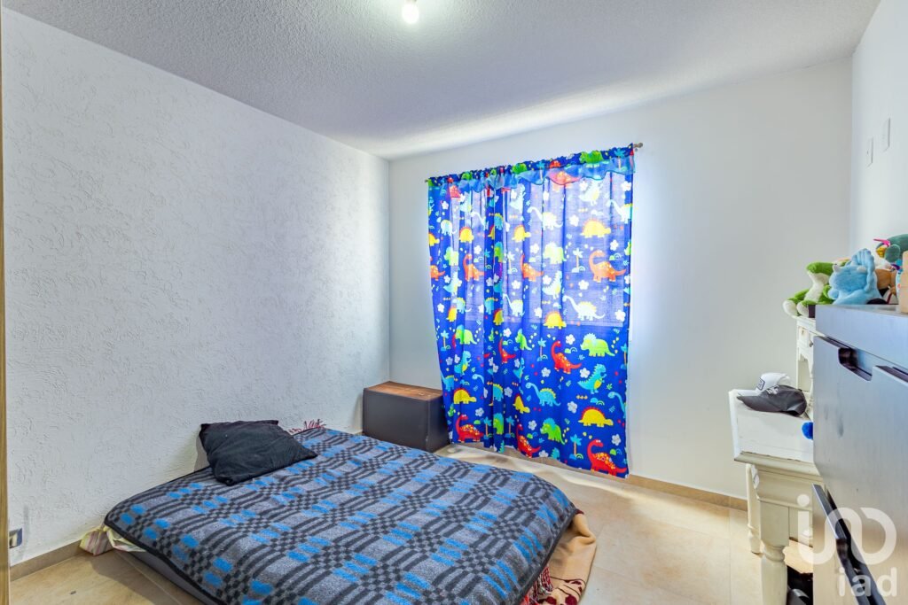 CASA EN VENTA EN LOS HEROES CHALCO