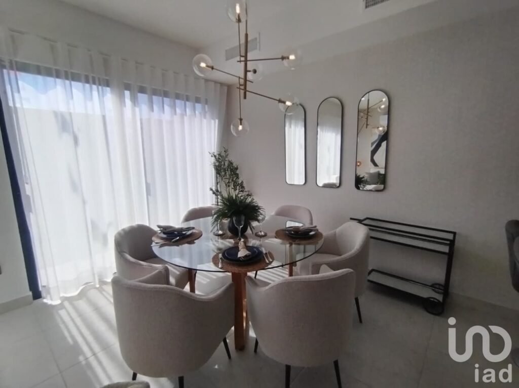 Casa en cerrrada con amenidades cerca de periferico de Torreón