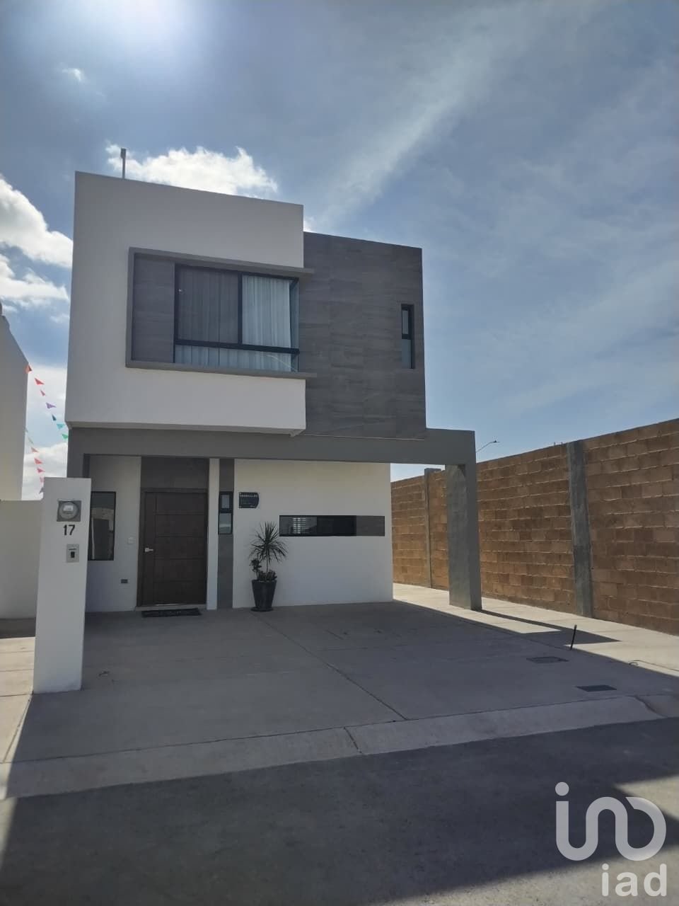 Casa en cerrrada con amenidades cerca de periferico de Torreón