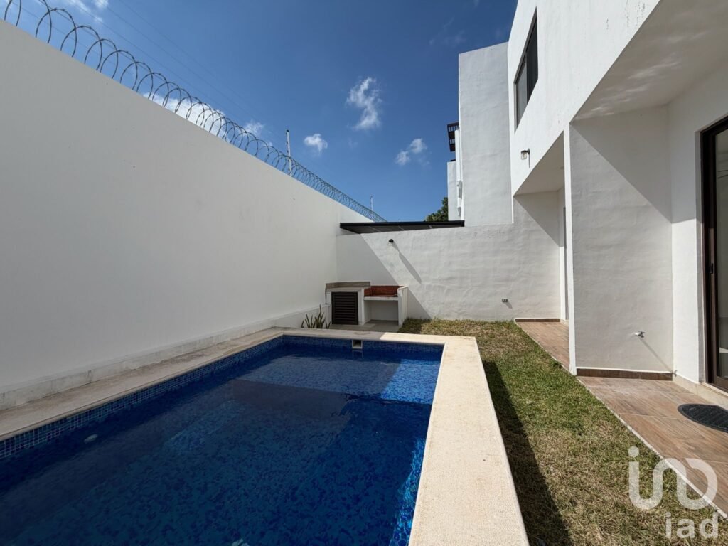Casa en Renta Aqua, 3 recámaras, alberca