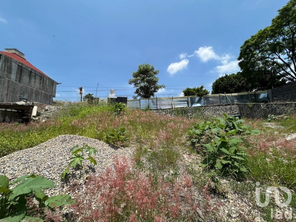 Terreno en venta para desarrollo en Cuernavaca