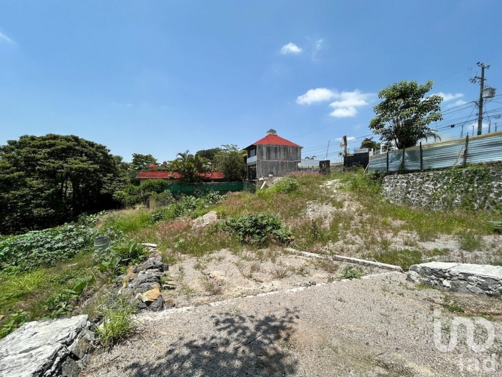 Terreno en venta para desarrollo en Cuernavaca