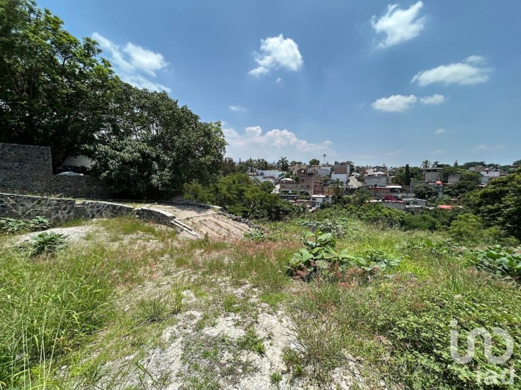 Terreno en venta para desarrollo en Cuernavaca
