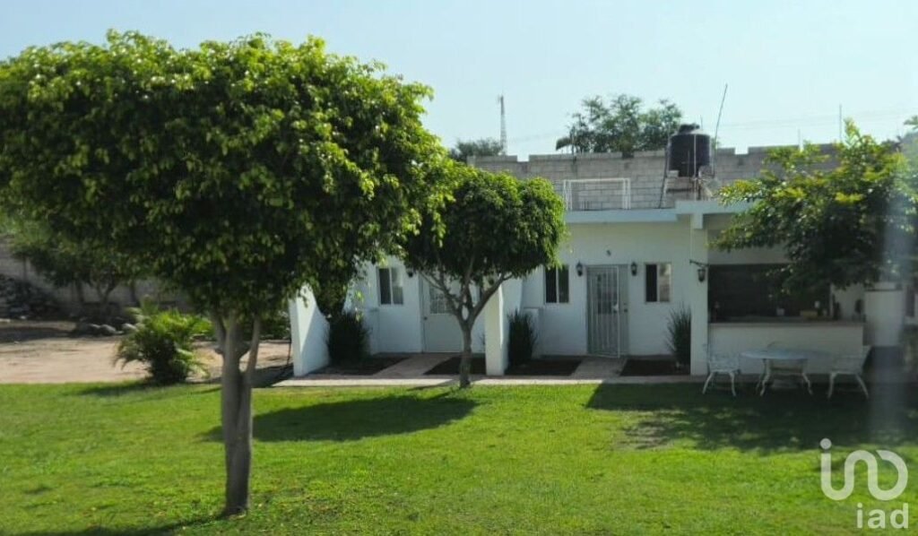 Venta de Casa en Cuautla con 10 Bungalows