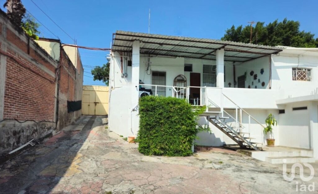 Venta de Casa en Cuautla con 10 Bungalows