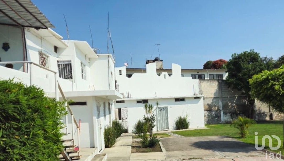 Venta de Casa en Cuautla con 10 Bungalows