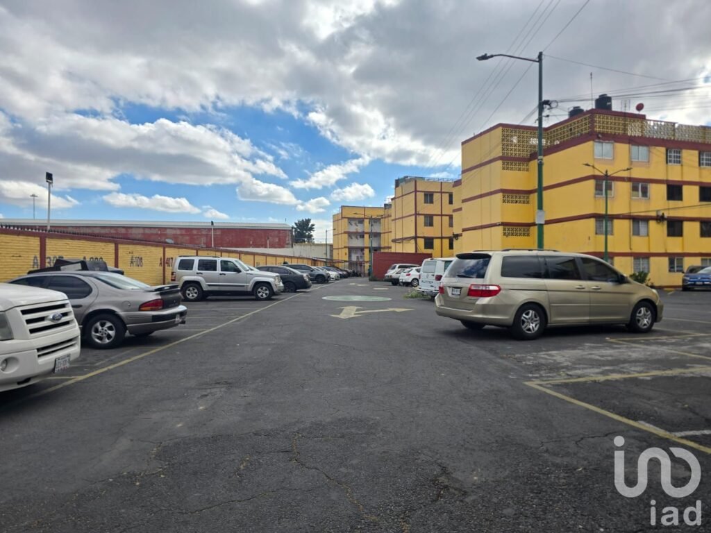 DEPARTAMENTO EN VENTA EN CALLE SECRETARIA DEL TRABAJO # 211 COLONIA CUATRO ARBOLES