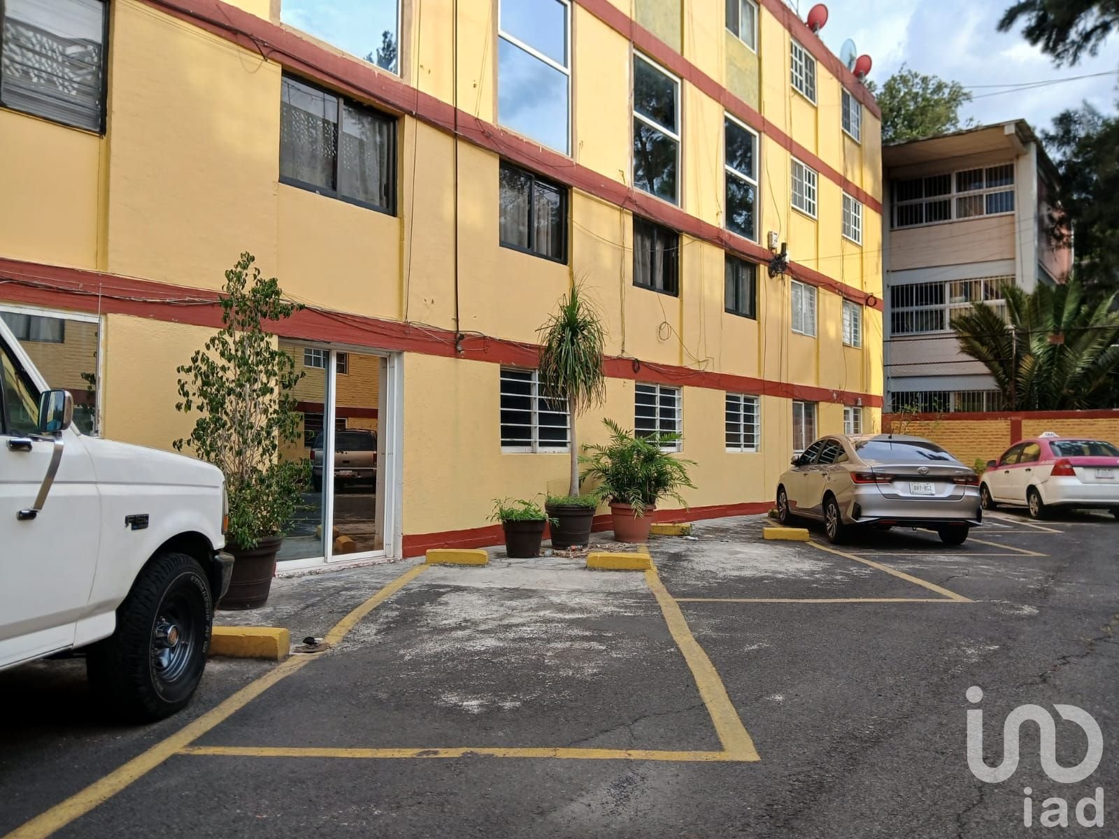 DEPARTAMENTO EN VENTA EN CALLE SECRETARIA DEL TRABAJO # 211 COLONIA CUATRO ARBOLES