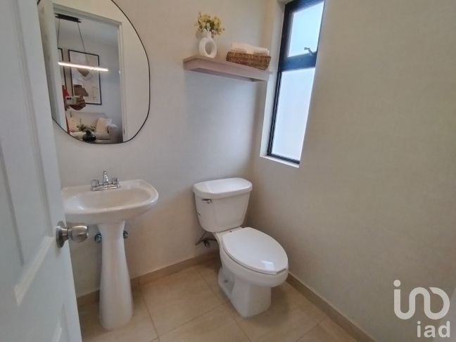 CASA EN CERRADA DE 3 RECAMARAS Y 2 BAÑOS Y MEDIO CON ACCESO CONTROLADO