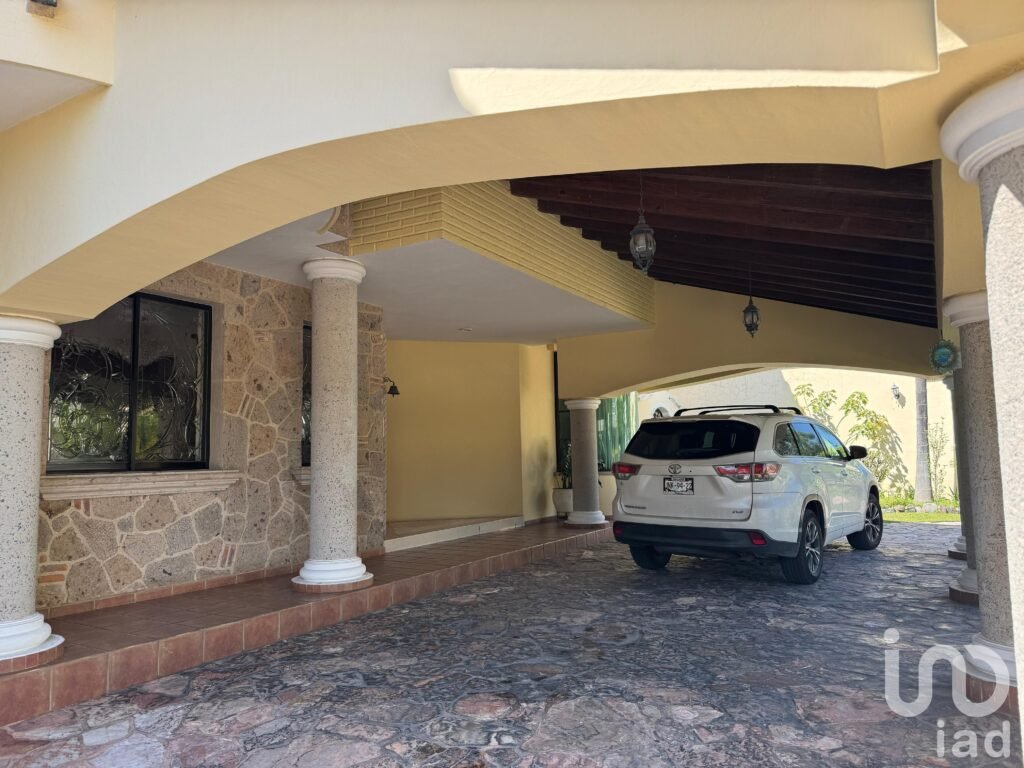 SE VENDE CASA EN EXCLUSIVO FRACCIONAMIENTO DE AZALEAS EN ZAPOPAN JALISCO