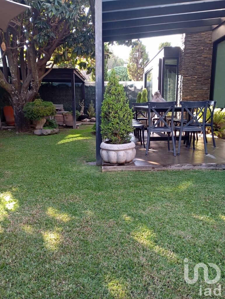 SE VENDE CASA EN BUGAMBILIAS DENTRO DE COTO AZALEAS EN ZAPOPAN JALISCO