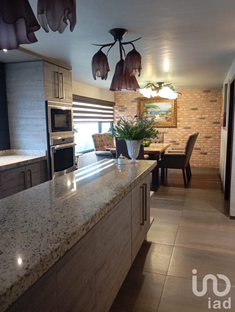 SE VENDE CASA EN BUGAMBILIAS DENTRO DE COTO AZALEAS EN ZAPOPAN JALISCO