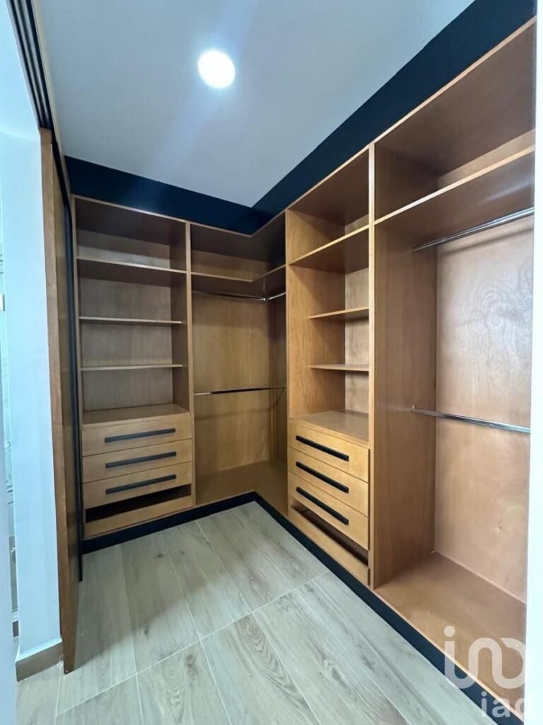 SE VENDE CASA EN CIUDAD MADERAS QUERETARO, TARAY ROYAL CLUB