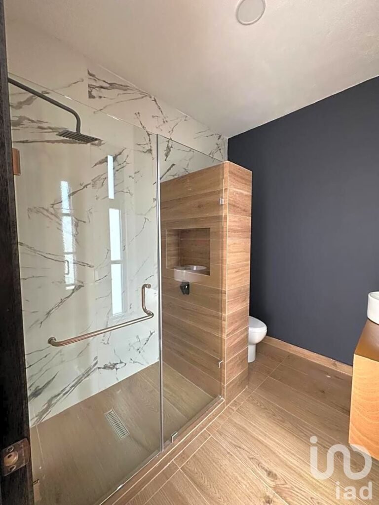 SE VENDE CASA EN CIUDAD MADERAS QUERETARO, TARAY ROYAL CLUB