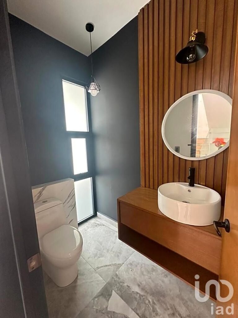 SE VENDE CASA EN CIUDAD MADERAS QUERETARO, TARAY ROYAL CLUB