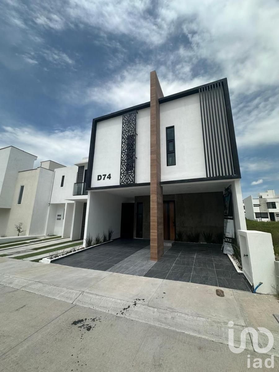 SE VENDE CASA EN CIUDAD MADERAS QUERETARO, TARAY ROYAL CLUB