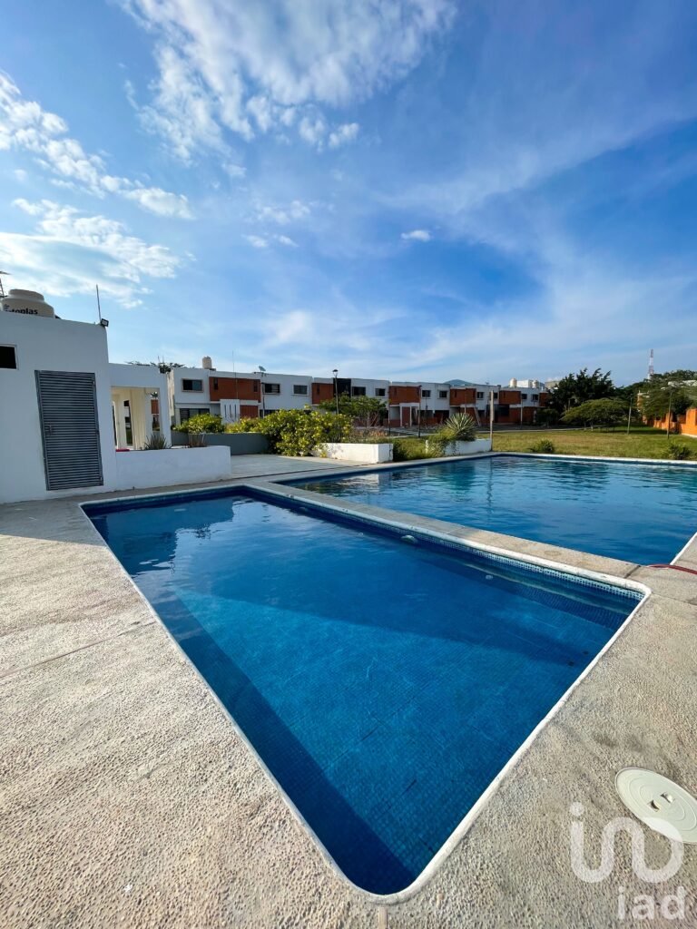 CASA EN VENTA: FRACCIONAMIENTO VALLE CAMPESTRE