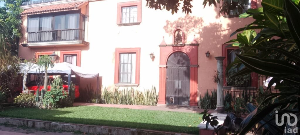 CASA EN VENTA EN CUERNAVACA, COLONIA VICENTE ESTRADA CAJIGAL