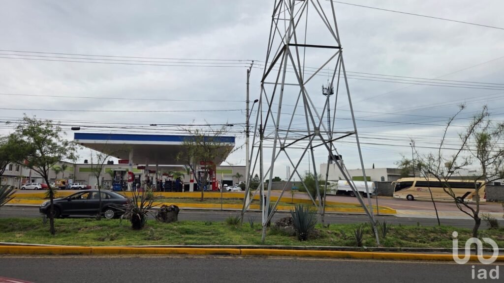 OFICINA/CONSULTORIO EN RENTA PARA TERAPEUTAS, PSICOLOGOS. AGUA, LUZ, INTERNET, CD.QUERÉTARO, QRO