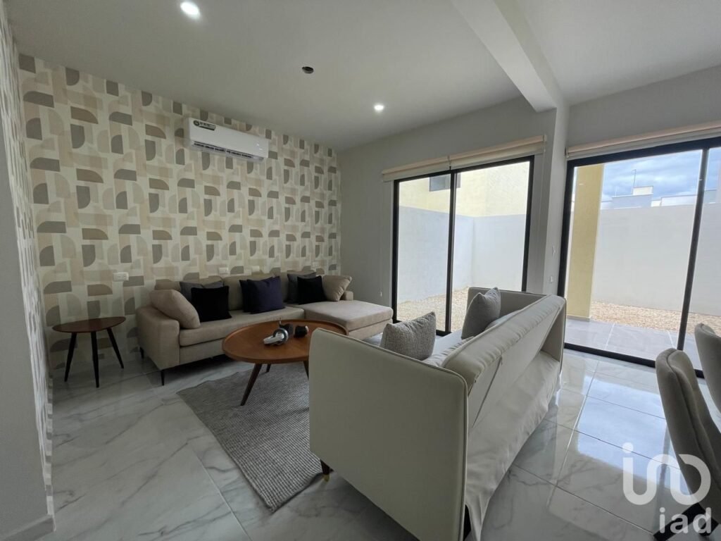 Casa de 3 recámaras con amenidades y excelente ubicación en la zona sur de Cancún.