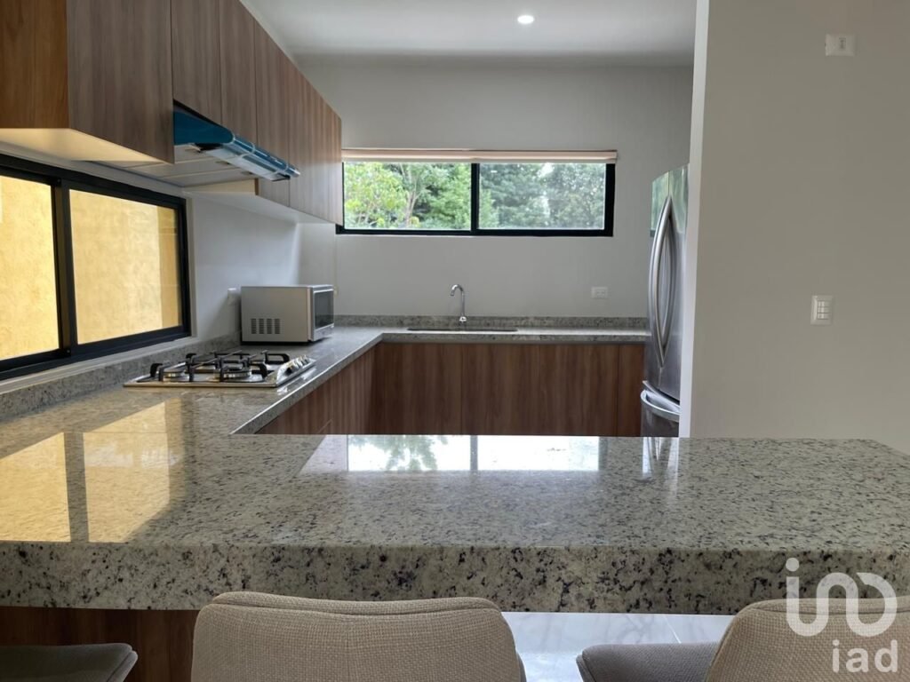Casa de 3 recámaras con amenidades y excelente ubicación en la zona sur de Cancún.