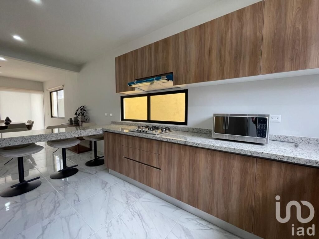 Casa de 3 recámaras con amenidades y excelente ubicación en la zona sur de Cancún.
